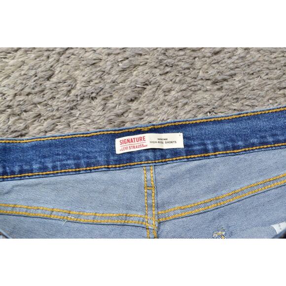 Signature Levi's Blue Bermuda Shorts Plus Size 18 Zip High Rise Heritage Denim - Picture 2 of 8